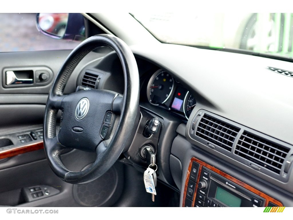 2005 Passat GLX Sedan - Blue Graphite Metallic / Grey photo #18