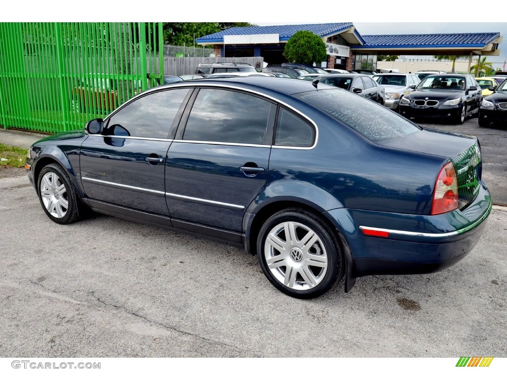 2005 Passat GLX Sedan - Blue Graphite Metallic / Grey photo #35