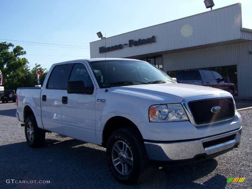 2008 F150 XLT SuperCrew 4x4 - Oxford White / Medium/Dark Flint photo #1