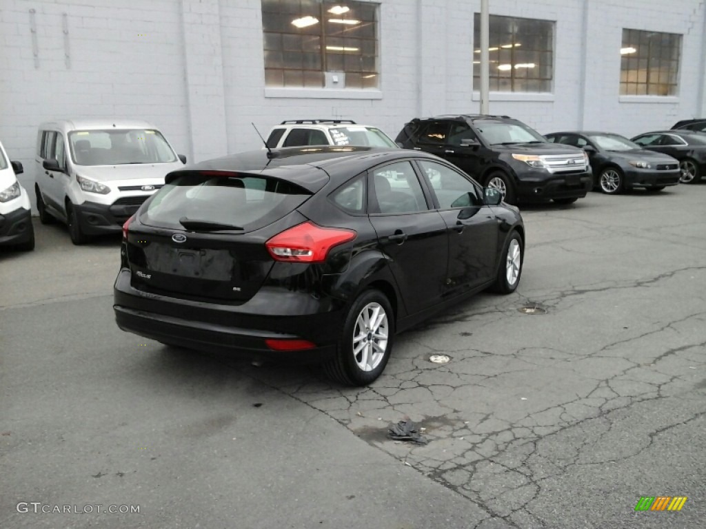 2015 Focus SE Hatchback - Tuxedo Black Metallic / Charcoal Black photo #4