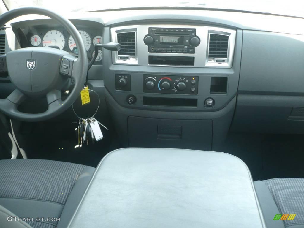 2007 Ram 1500 SLT Quad Cab 4x4 - Black / Medium Slate Gray photo #10
