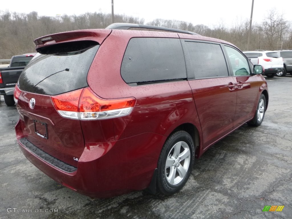 2012 Sienna LE - Salsa Red Pearl / Light Gray photo #8
