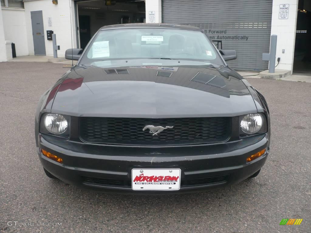 2007 Mustang V6 Deluxe Coupe - Alloy Metallic / Light Graphite photo #2
