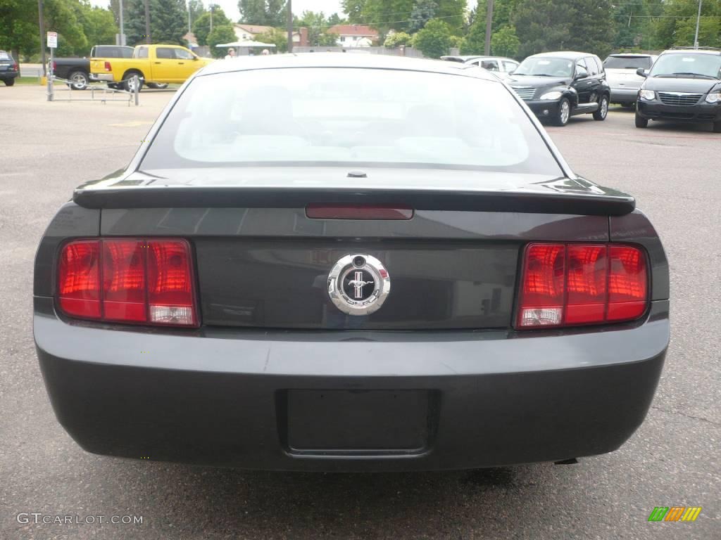 2007 Mustang V6 Deluxe Coupe - Alloy Metallic / Light Graphite photo #4