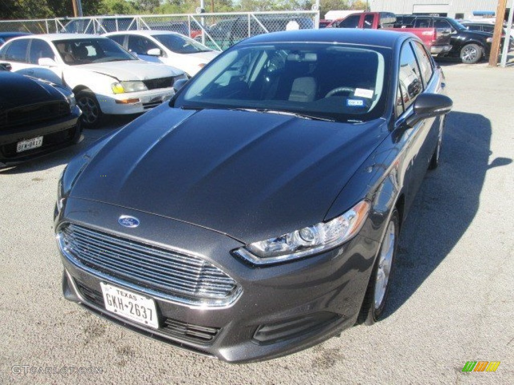 2016 Fusion SE - Magnetic Metallic / Charcoal Black photo #20