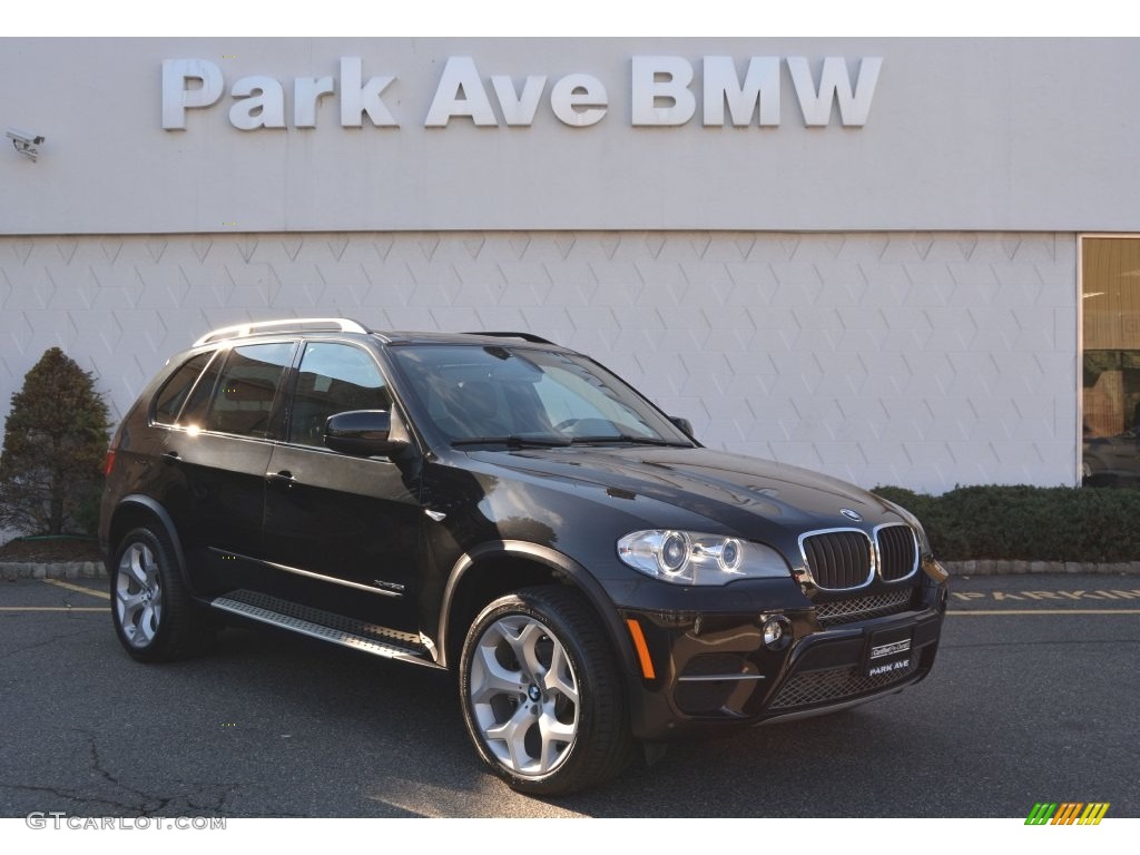 2013 X5 xDrive 35i Sport Activity - Black Sapphire Metallic / Black photo #1