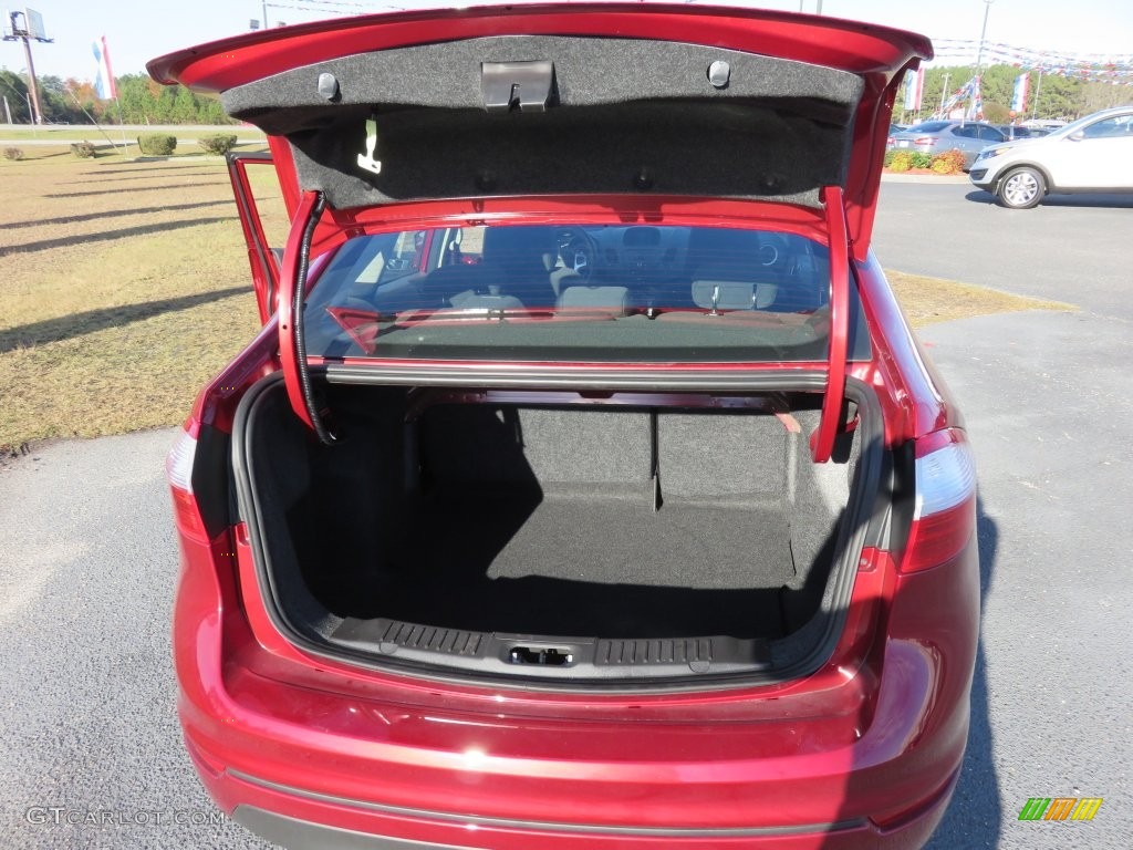 2015 Fiesta SE Sedan - Ruby Red Metallic / Charcoal Black photo #5