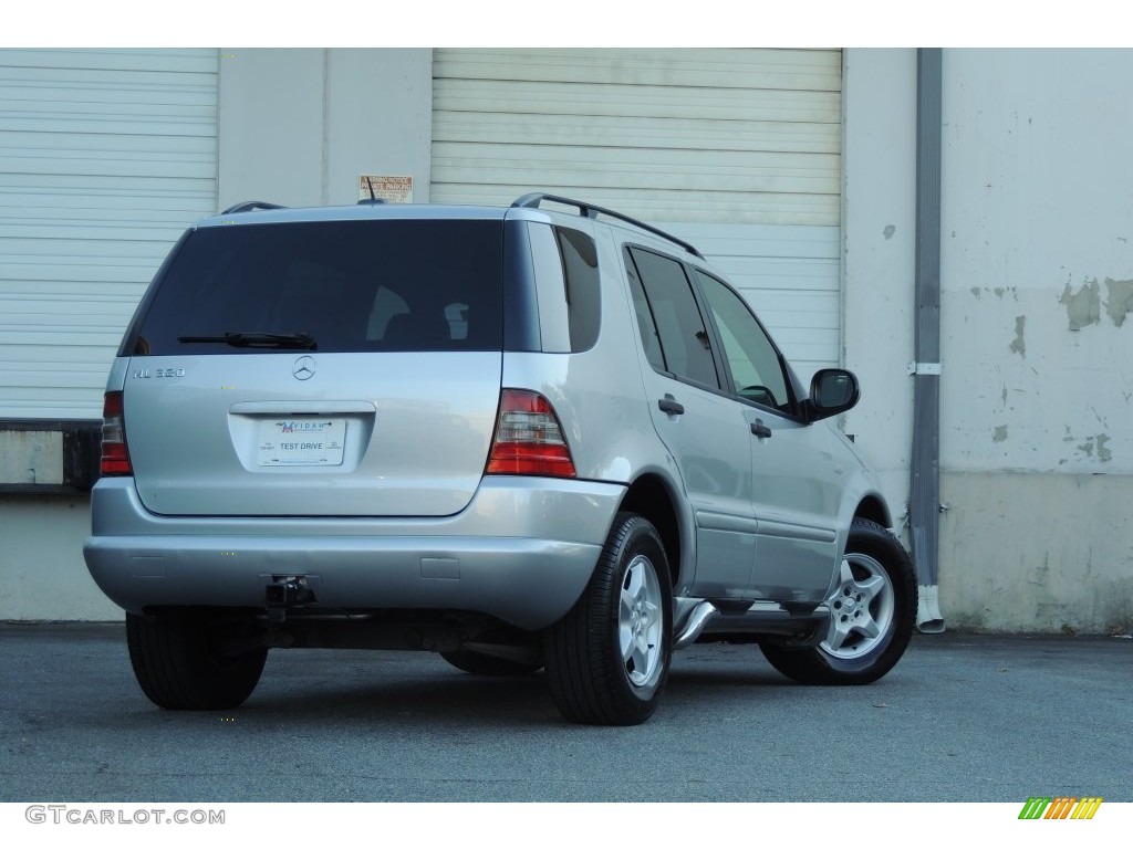 2001 ML 320 4Matic - Brilliant Silver Metallic / Ash photo #31