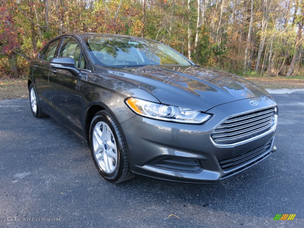 2016 Fusion SE - Magnetic Metallic / Dune photo #1