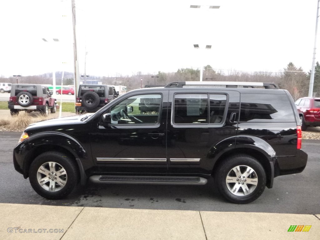 2012 Pathfinder Silver 4x4 - Super Black / Graphite photo #12