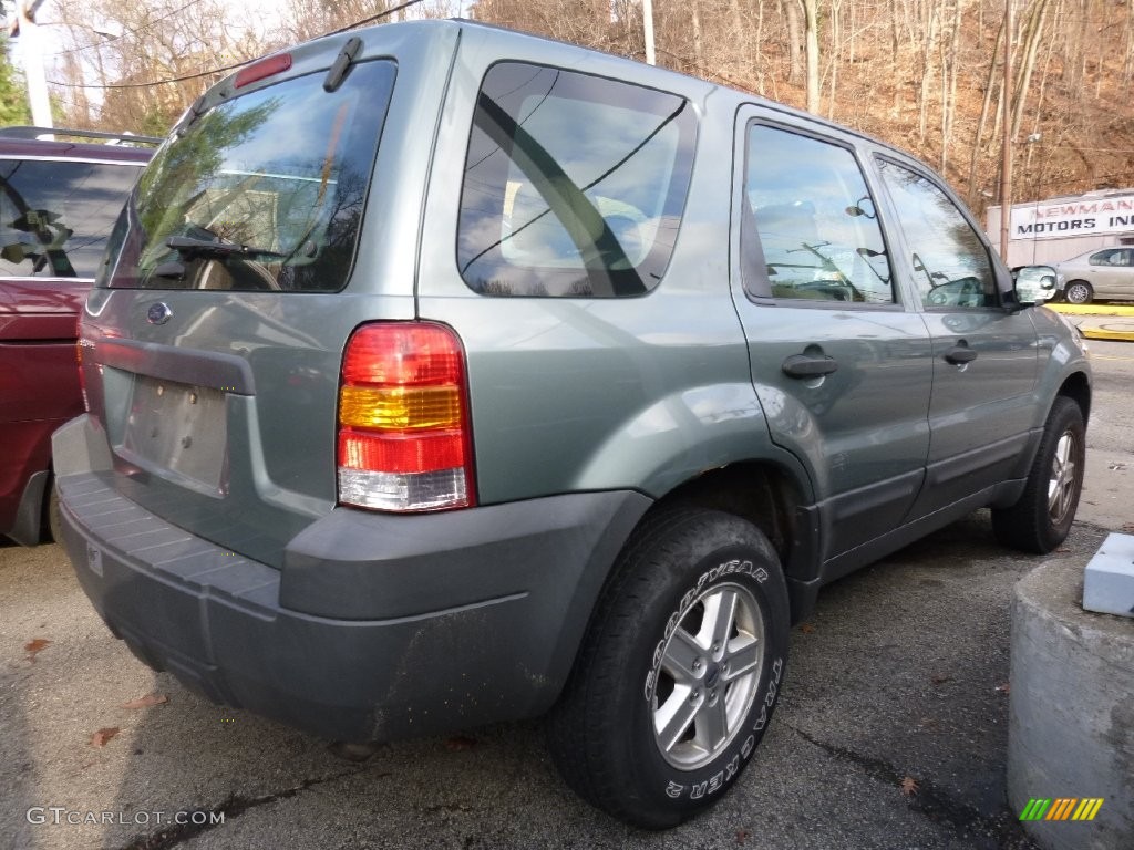 2005 Escape XLS 4WD - Titanium Green Metallic / Medium/Dark Pebble Beige photo #2