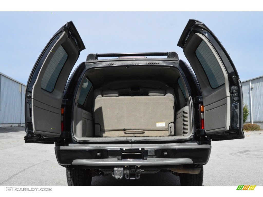 2004 Chevrolet Suburban 1500 Z71 4x4 Trunk Photo #109169488