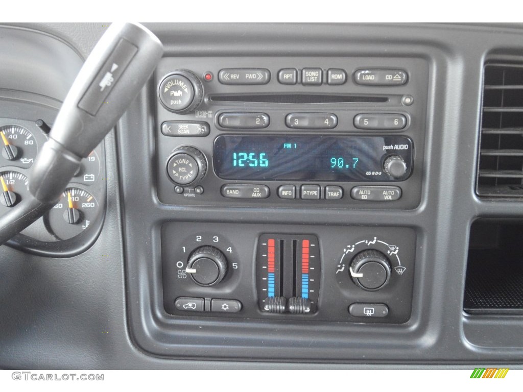 2004 Chevrolet Suburban 1500 Z71 4x4 Controls Photo #109169878