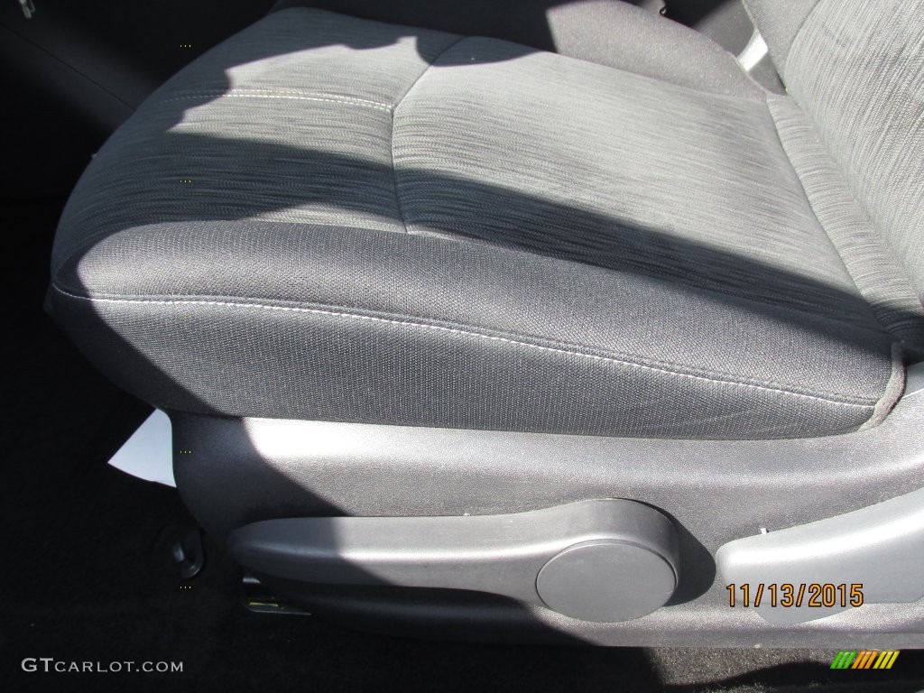 2014 Sentra S - Aspen White / Charcoal photo #34