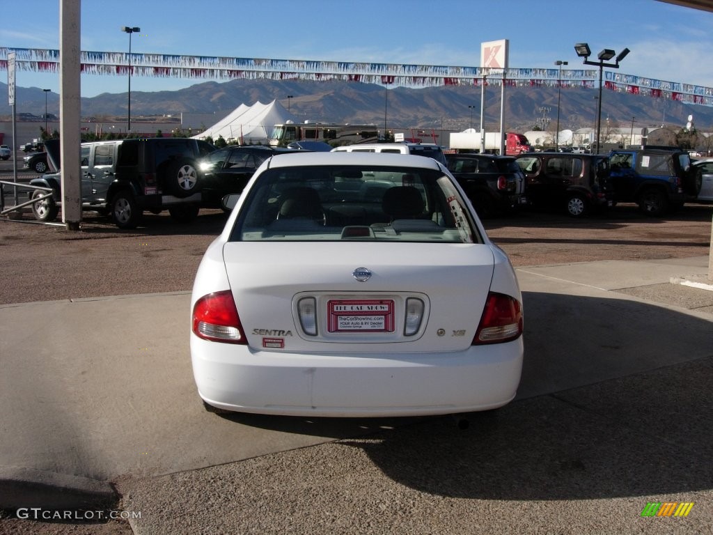 2003 Sentra GXE - Cloud White / Stone Gray photo #4