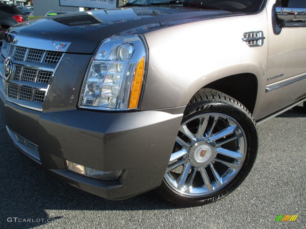 2013 Escalade Platinum AWD - Mocha Steel Metallic / Cocoa/Light Linen photo #2