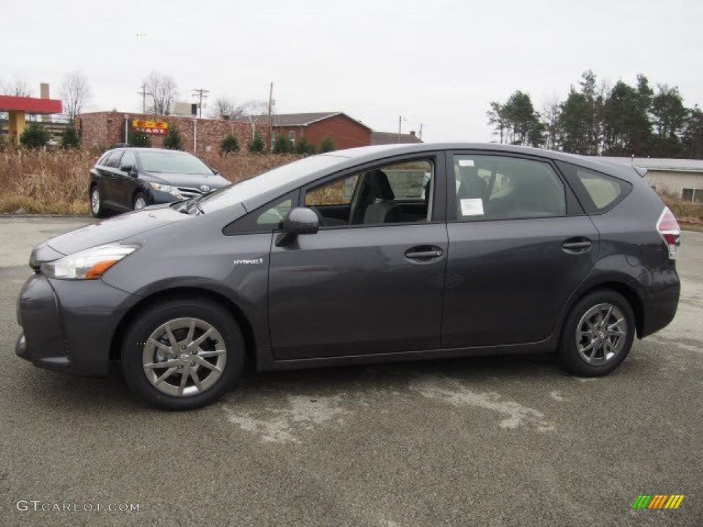 2016 Toyota Prius v Two Exterior Photos