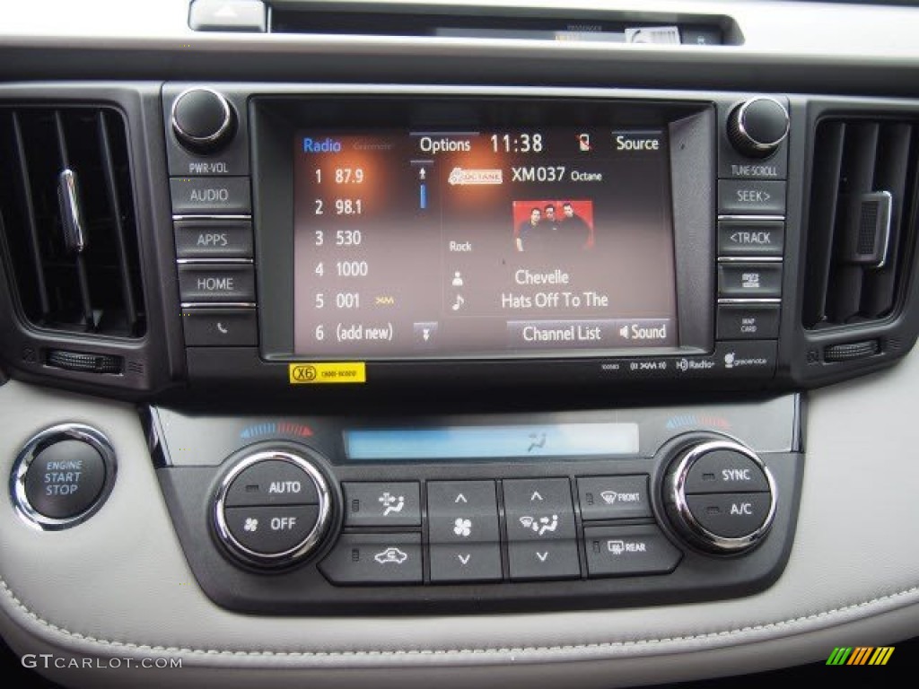 2016 Toyota RAV4 XLE AWD Controls Photo #109193572