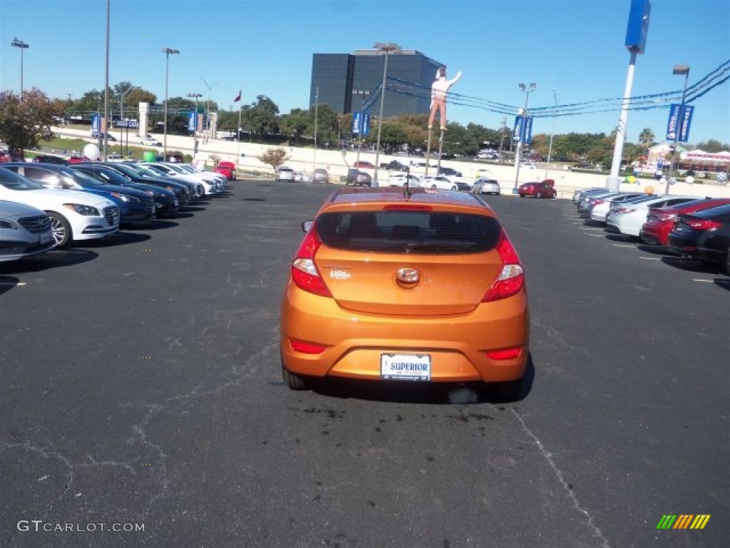 2016 Accent SE Hatchback - Vitamin C / Black photo #10