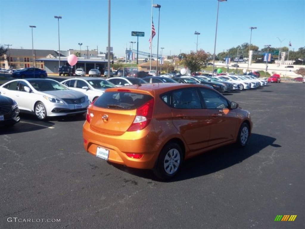 2016 Accent SE Hatchback - Vitamin C / Black photo #11