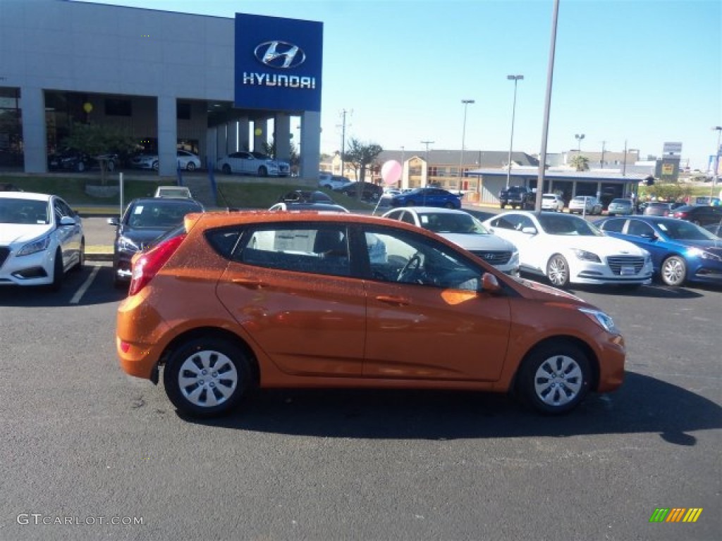 2016 Accent SE Hatchback - Vitamin C / Black photo #12