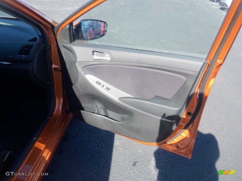 2016 Accent SE Hatchback - Vitamin C / Black photo #13