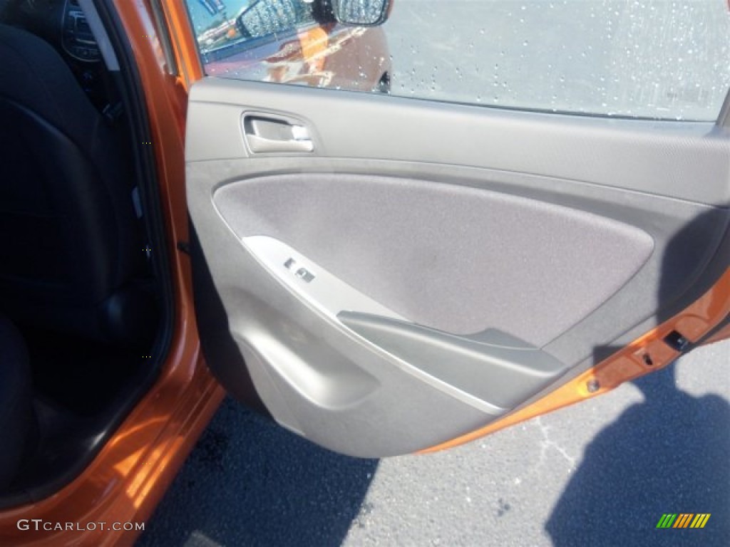 2016 Accent SE Hatchback - Vitamin C / Black photo #15