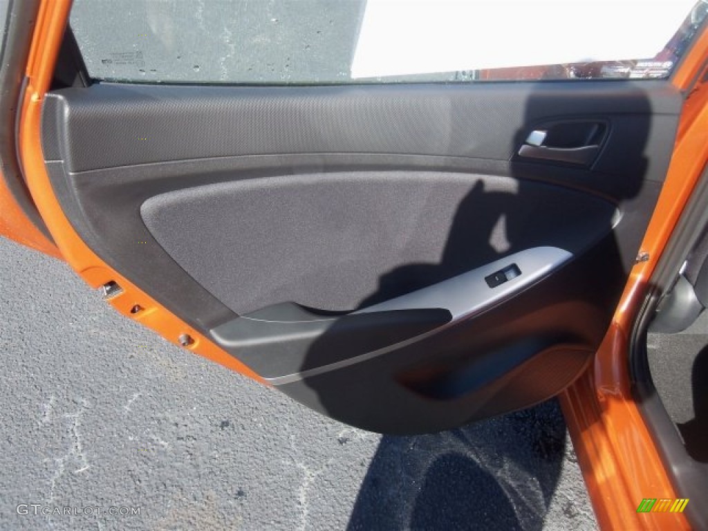 2016 Accent SE Hatchback - Vitamin C / Black photo #20