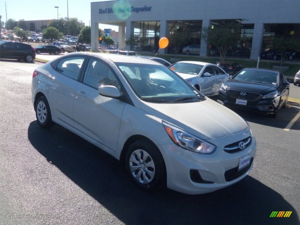 2016 Accent SE Sedan - Misty Beige / Beige photo #1