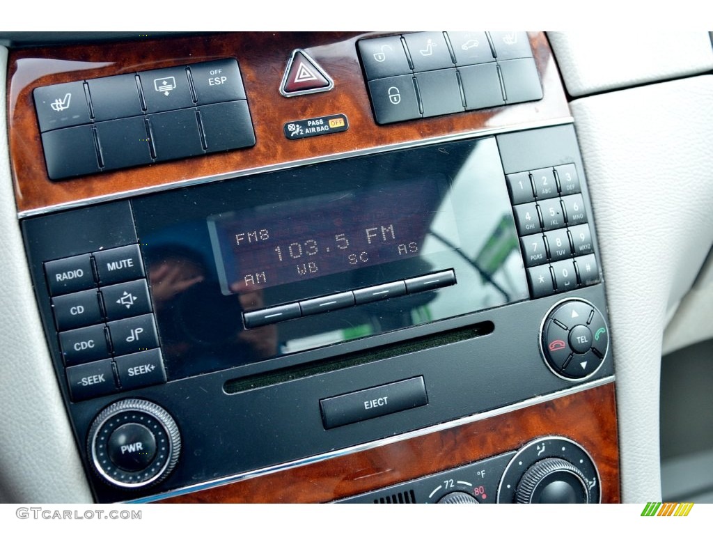 2005 Mercedes-Benz CLK 320 Coupe Controls Photos