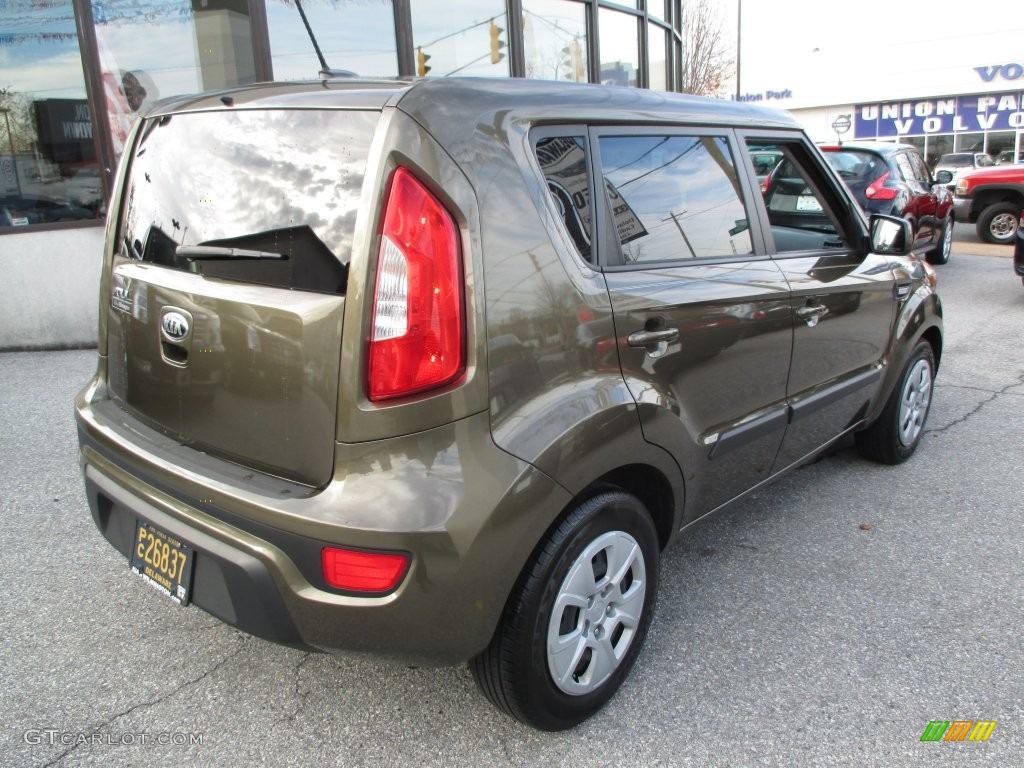2013 Soul 1.6 - Moss Green Metallic / Black Cloth photo #6