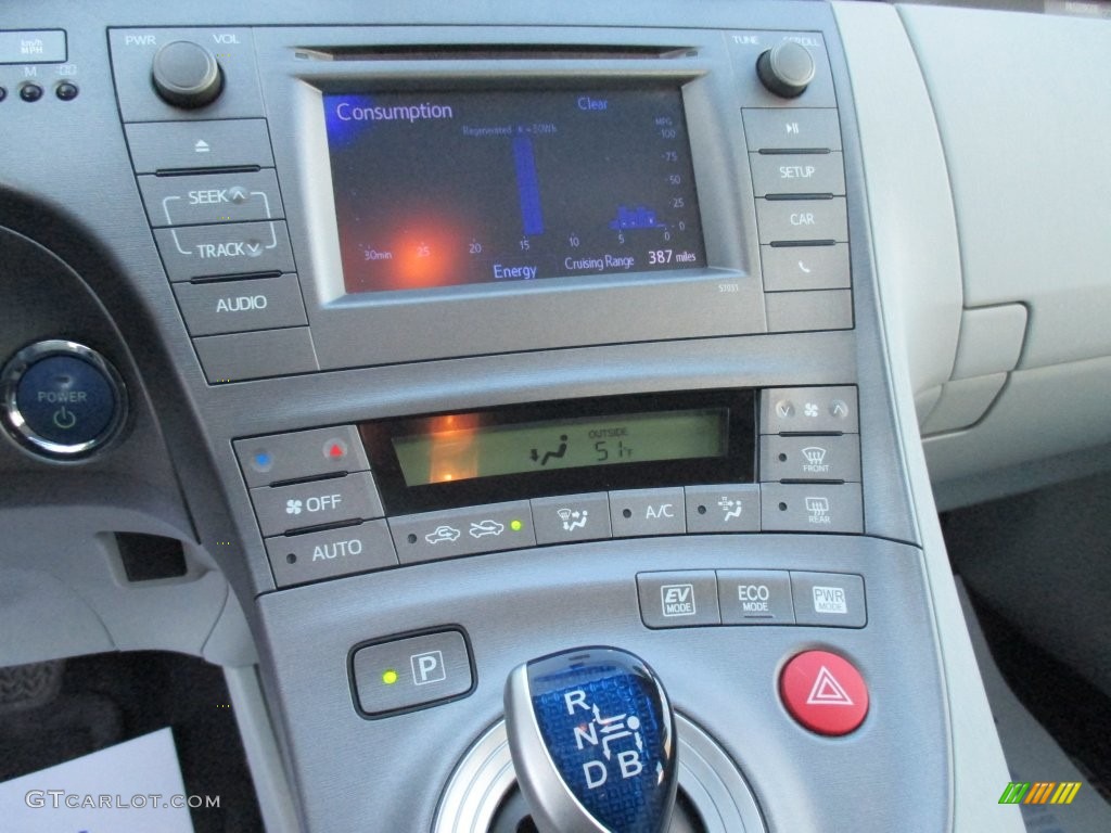 2014 Prius Two Hybrid - Sea Glass Pearl / Bisque photo #14