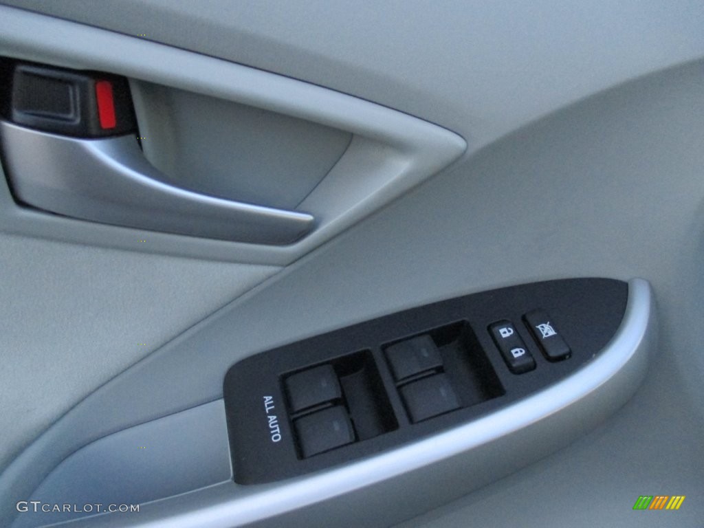 2014 Prius Two Hybrid - Sea Glass Pearl / Bisque photo #22