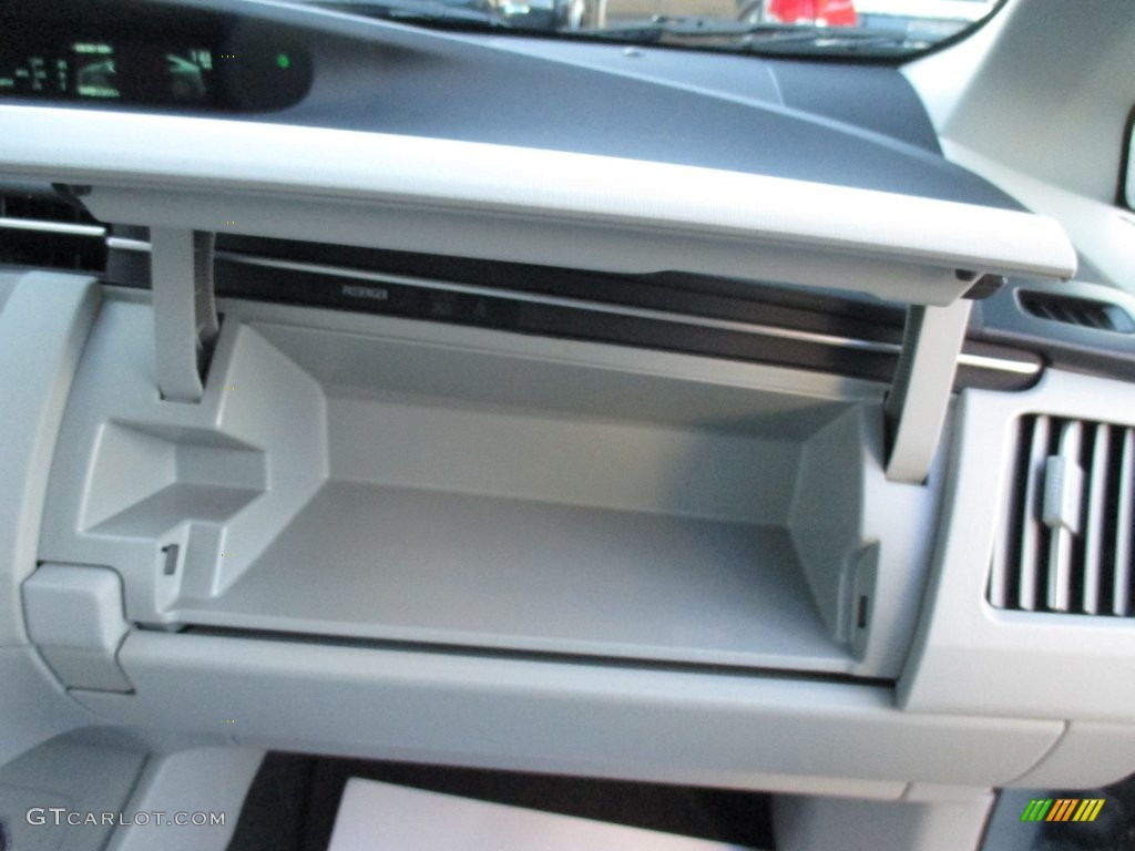 2014 Prius Two Hybrid - Sea Glass Pearl / Bisque photo #29