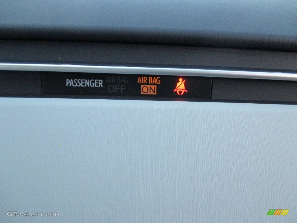 2014 Prius Two Hybrid - Sea Glass Pearl / Bisque photo #33