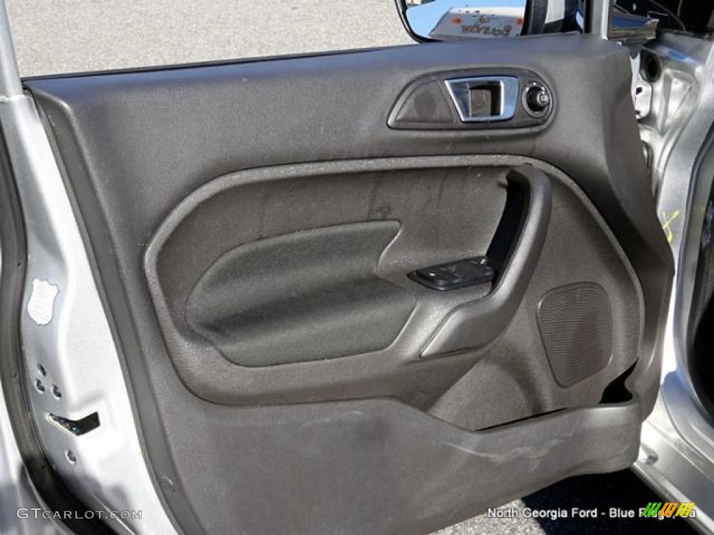 2015 Fiesta SE Hatchback - Ingot Silver Metallic / Charcoal Black photo #28