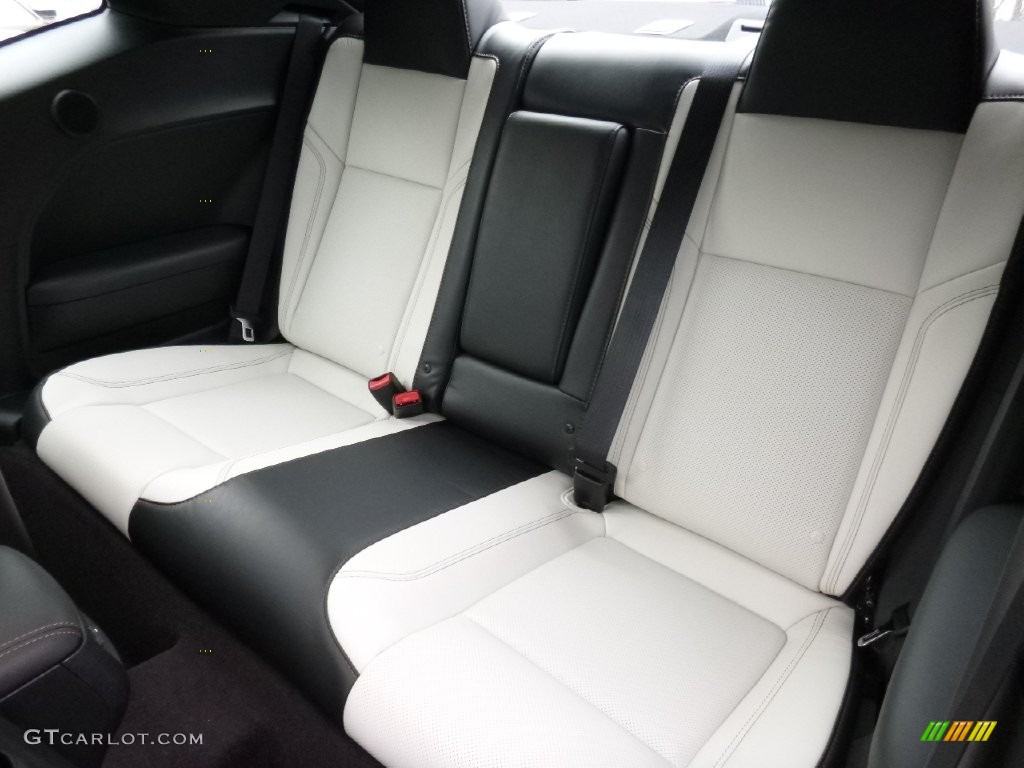 2016 Dodge Challenger R/T Rear Seat Photos