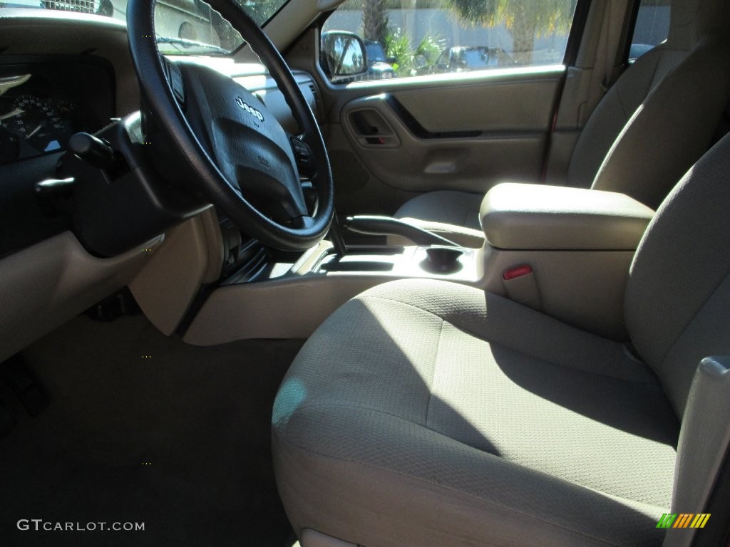 2004 Grand Cherokee Laredo - Inferno Red Pearl / Sandstone photo #9