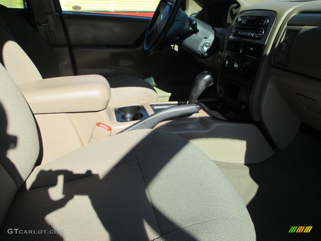 2004 Grand Cherokee Laredo - Inferno Red Pearl / Sandstone photo #16