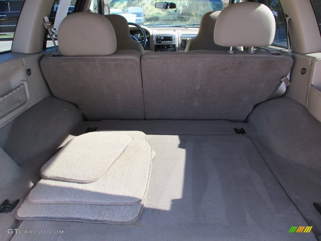 2004 Grand Cherokee Laredo - Inferno Red Pearl / Sandstone photo #18
