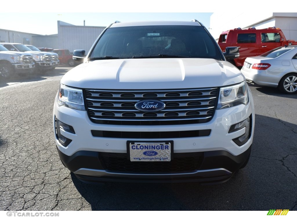 2016 Explorer XLT - White Platinum Metallic Tri-Coat / Medium Light Camel photo #4