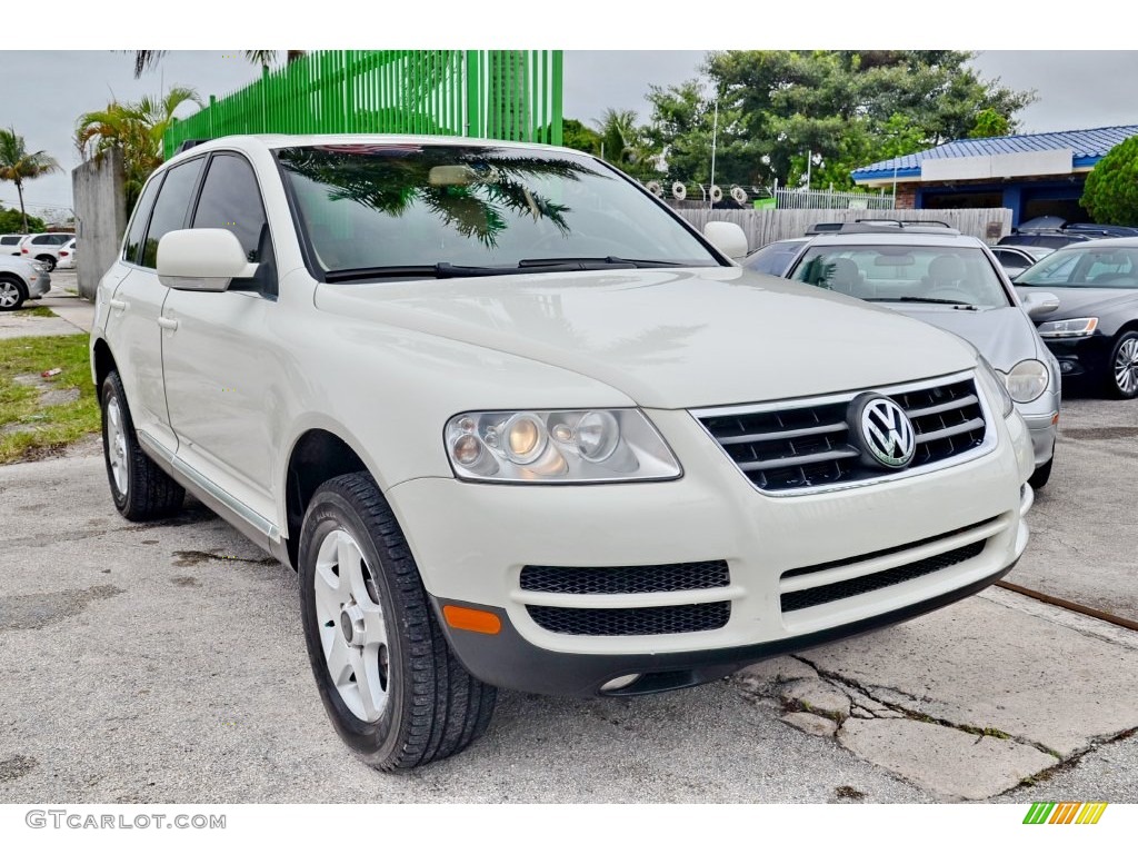 2005 Touareg V6 - Campanella White / Pure Beige photo #40