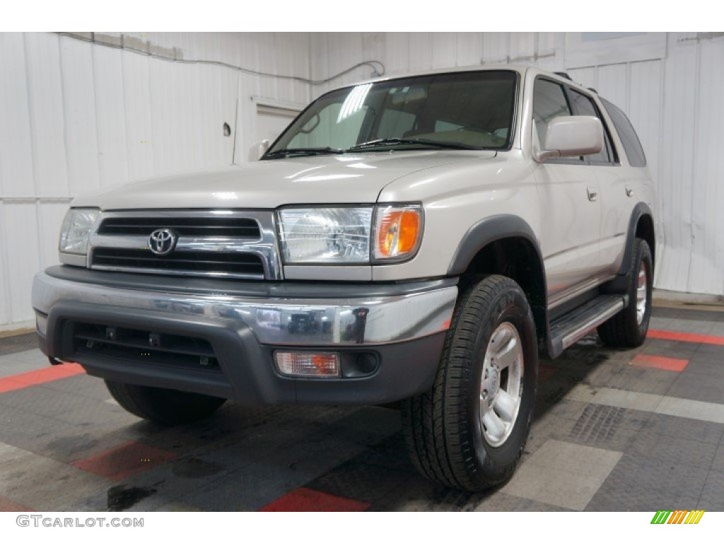 1999 4Runner SR5 4x4 - Millennium Silver Metallic / Oak photo #3
