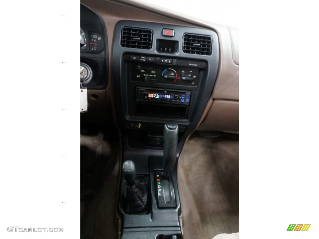 1999 4Runner SR5 4x4 - Millennium Silver Metallic / Oak photo #37