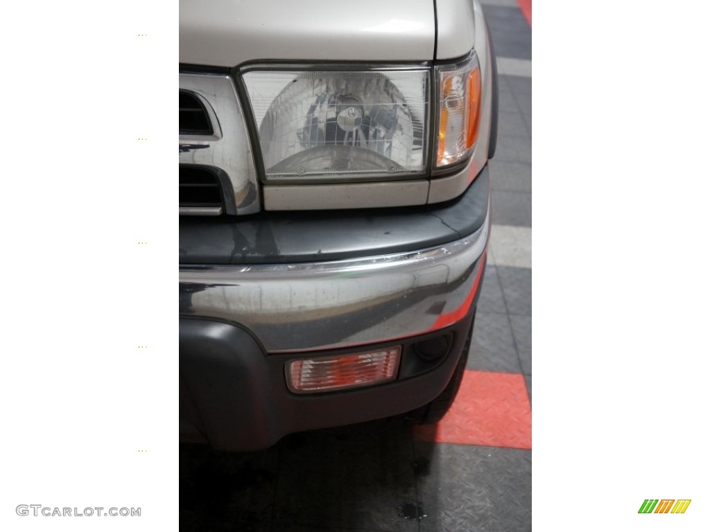 1999 4Runner SR5 4x4 - Millennium Silver Metallic / Oak photo #49