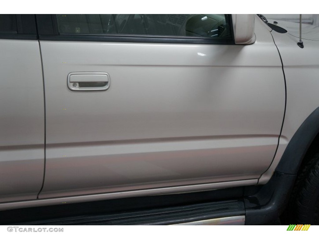 1999 4Runner SR5 4x4 - Millennium Silver Metallic / Oak photo #58