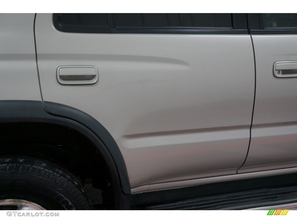 1999 4Runner SR5 4x4 - Millennium Silver Metallic / Oak photo #59
