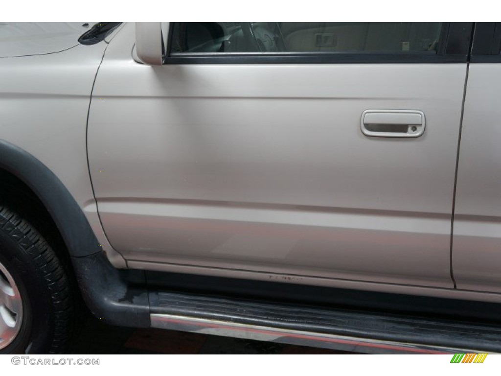1999 4Runner SR5 4x4 - Millennium Silver Metallic / Oak photo #73