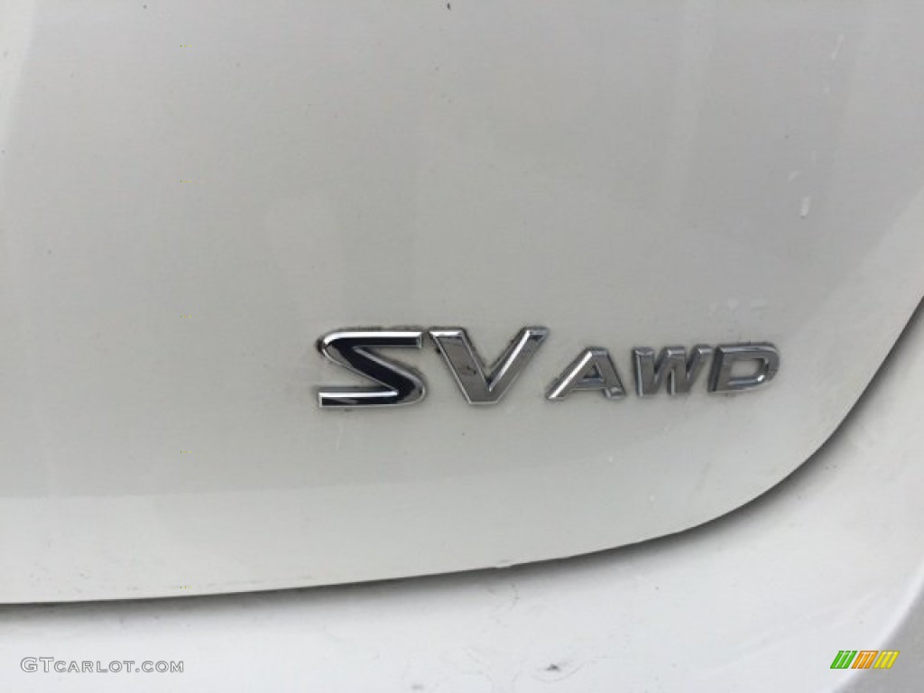2013 Rogue SV AWD - Pearl White / Gray photo #5
