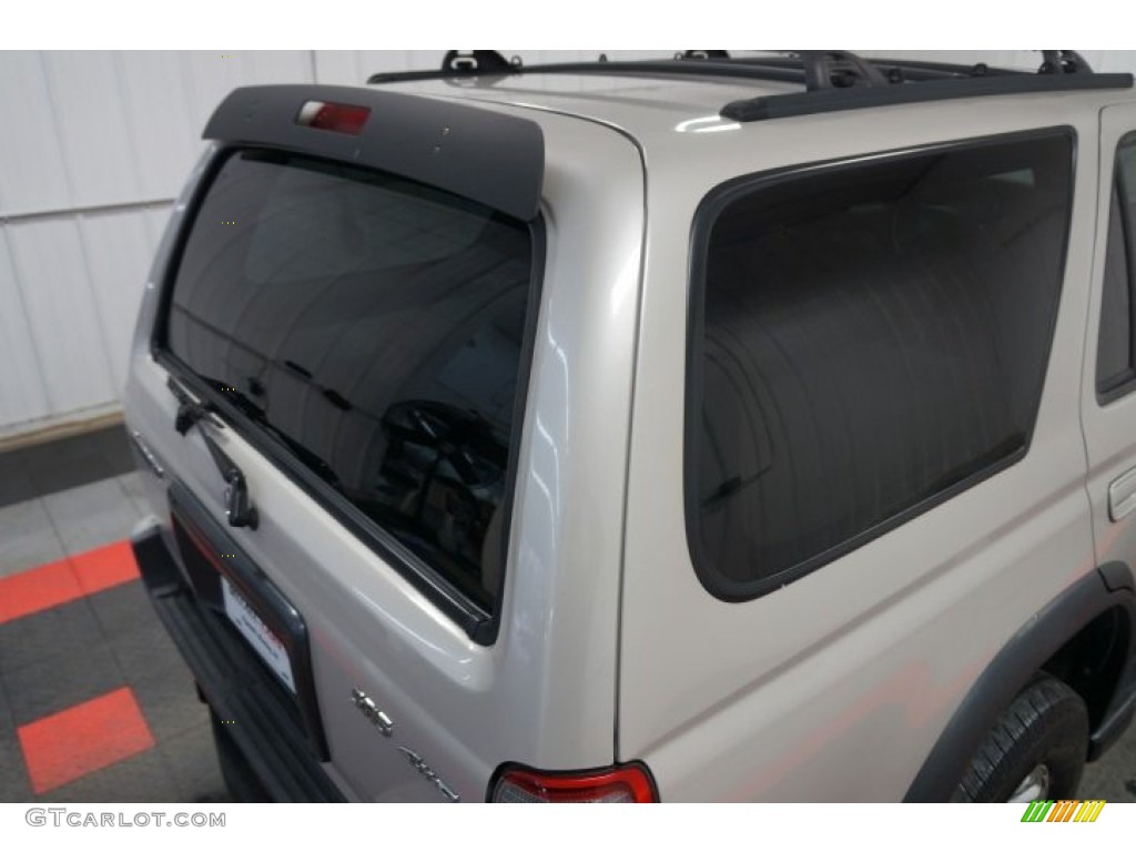 1999 4Runner SR5 4x4 - Millennium Silver Metallic / Oak photo #84